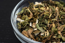 Load image into Gallery viewer, Close up of lilli pilli liquorice tea with liquorice root, marshmallow root, peppermint leaves, fennel and aniseed..
